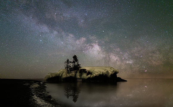 Hollow Rock Milky Way